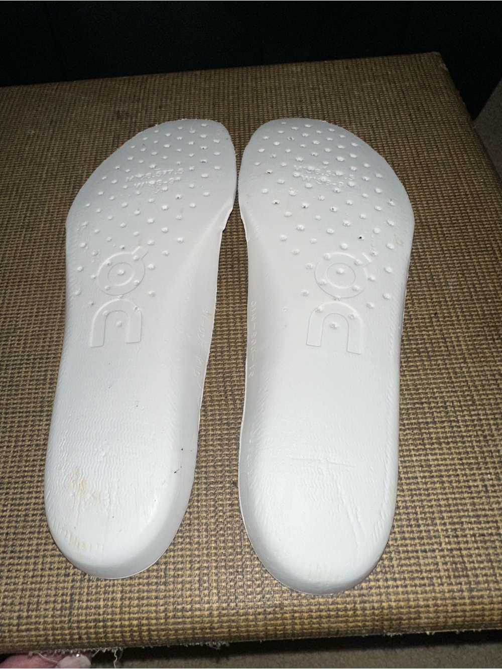 On Running women's sneakers in light beige and blush - Picture 11 of 14